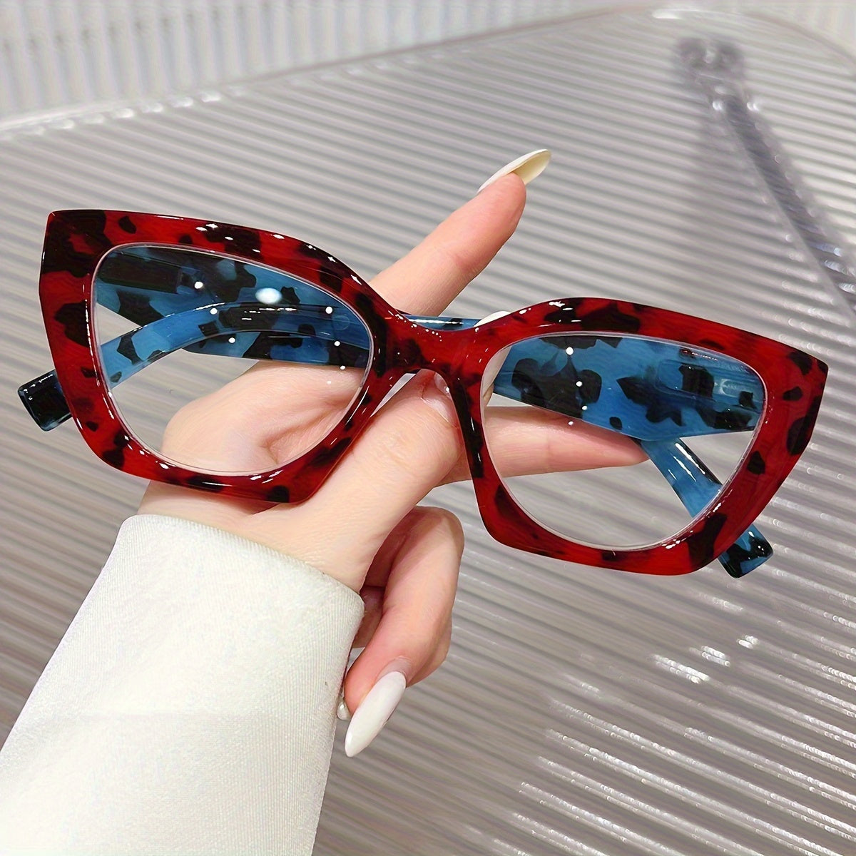 Stylish Vintage Cat Eye Reading Glasses – Retro Charm & Modern Protection