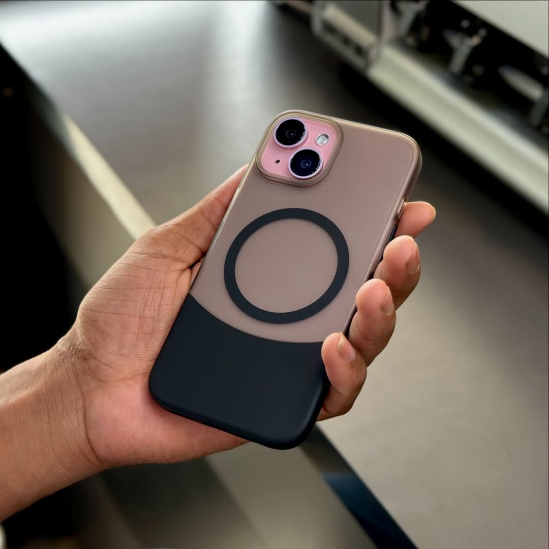 Transparent MagSafe Shell Case