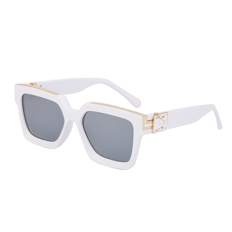 Trendy Small-Frame Sunglasses – Stylish Retro Shades