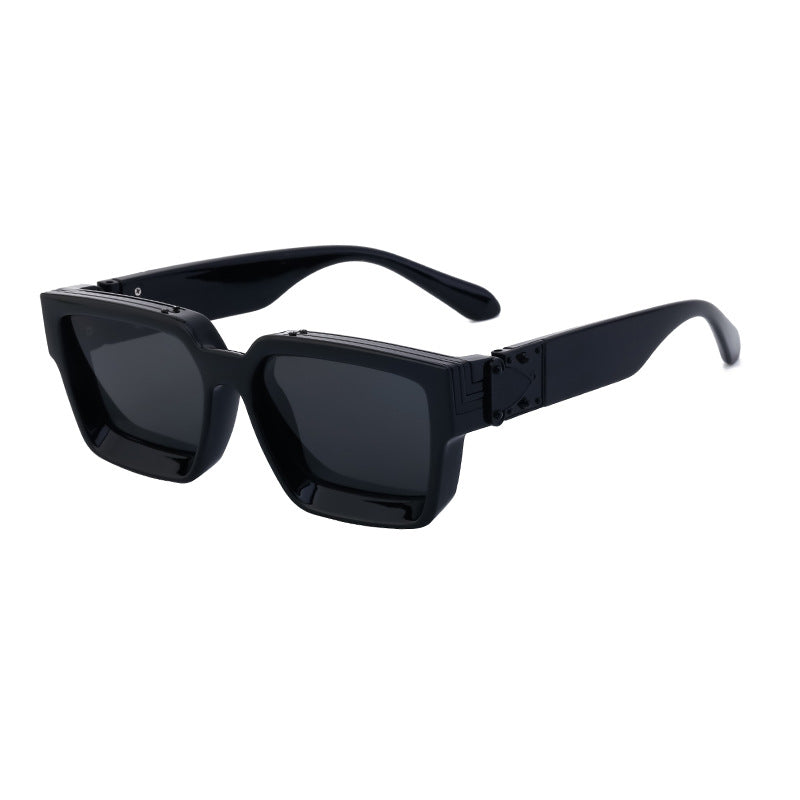 Trendy Small-Frame Sunglasses – Stylish Retro Shades