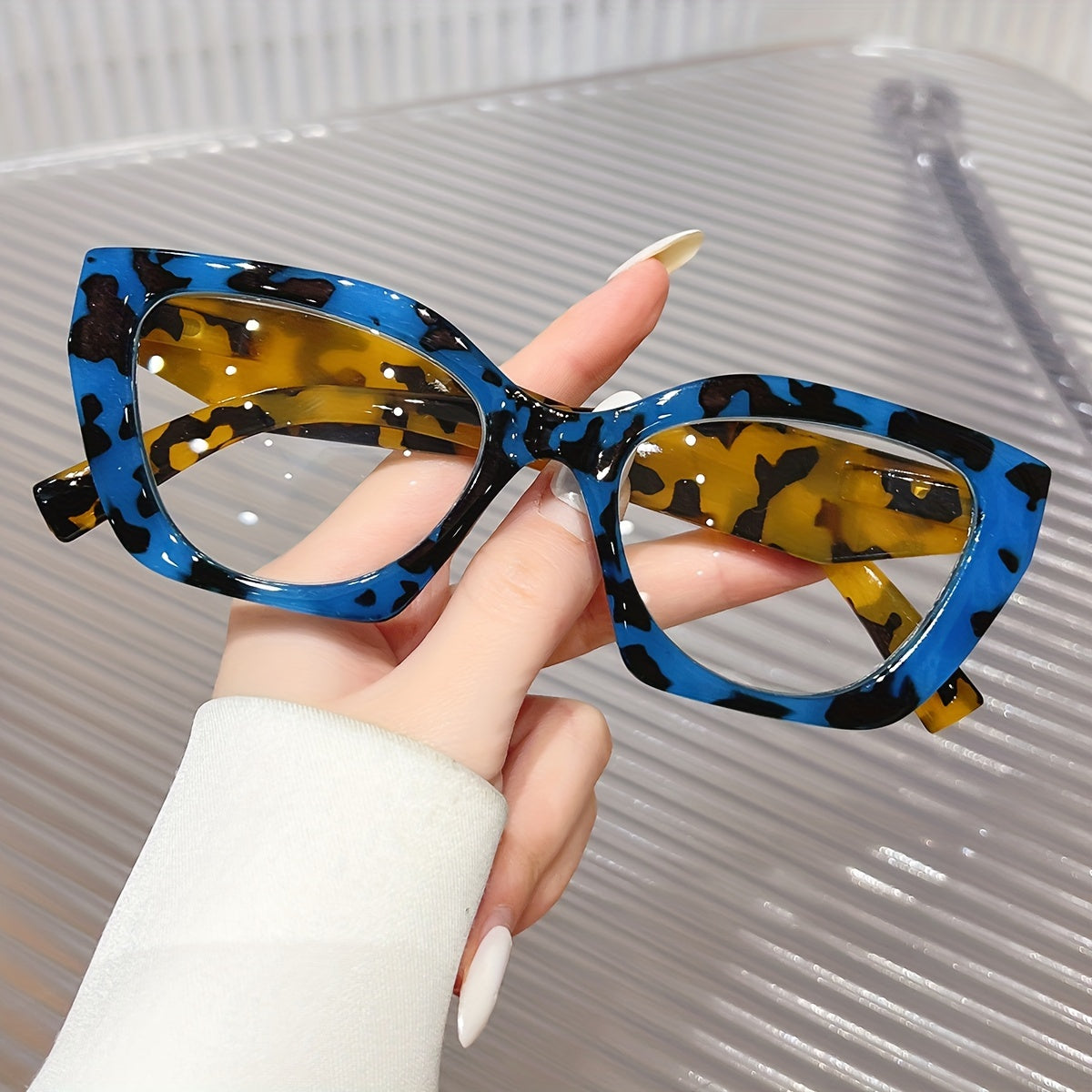 Stylish Vintage Cat Eye Reading Glasses – Retro Charm & Modern Protection