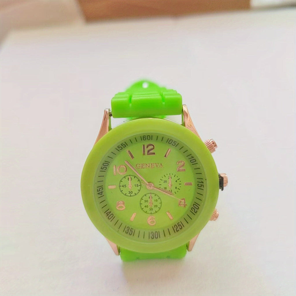 Stylish Round Quartz Watch with Triple Dial & Silicone Band – Unisex Sports Wristwatch