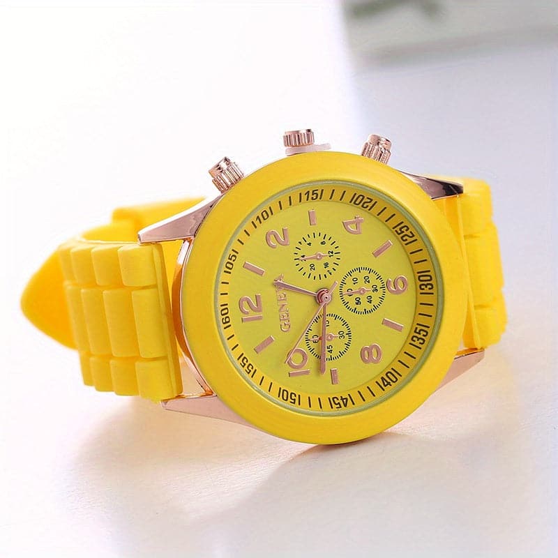 Stylish Round Quartz Watch with Triple Dial & Silicone Band – Unisex Sports Wristwatch