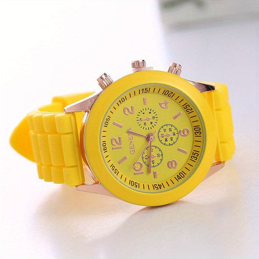 Stylish Round Quartz Watch with Triple Dial & Silicone Band – Unisex Sports Wristwatch
