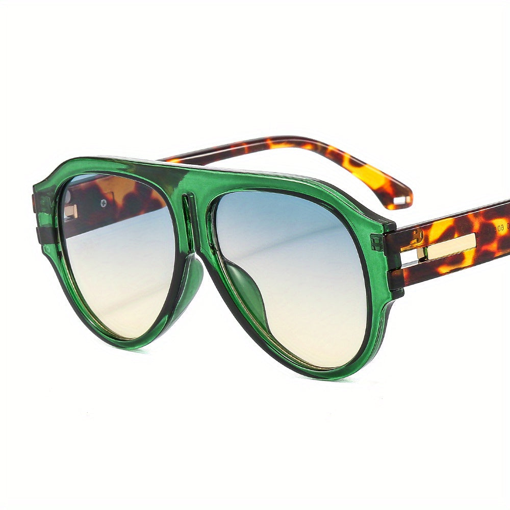 Chic Gradient Lens Eyewear – Vintage-Inspired Oval Glasses for Men & Women