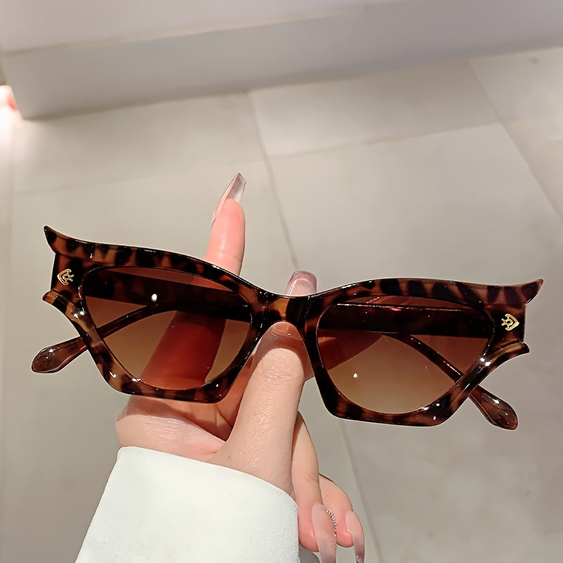 Cat Eye Shades – Modern Retro Style for Fashion-Forward Women