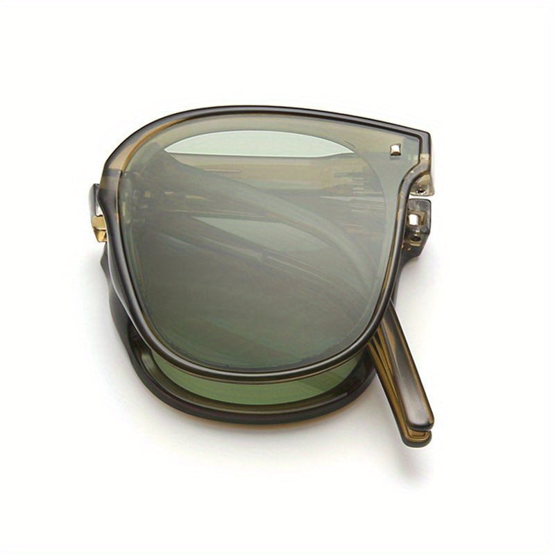 Fashionable Rivet Decor Polarized Square Glasses – Stylish & Portable