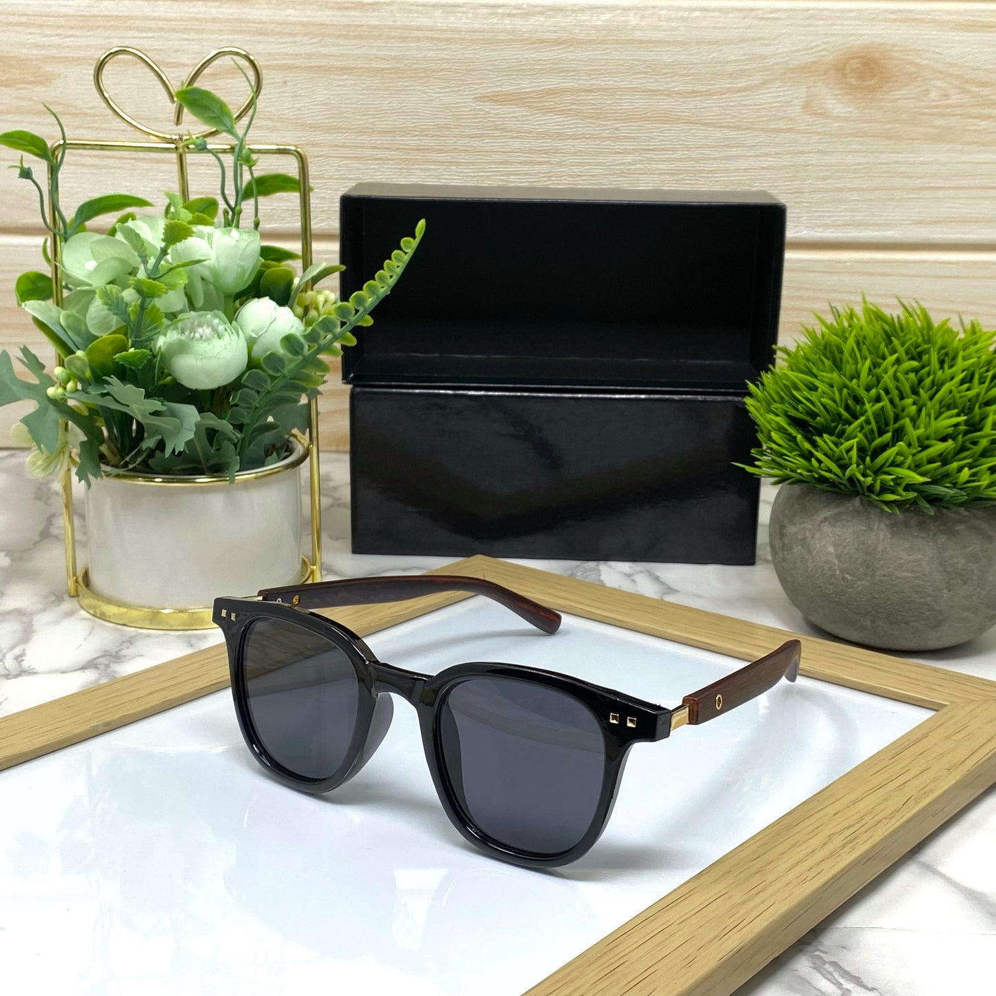 Trendy Black sunglasses For Men And Women-SunglassesCraft