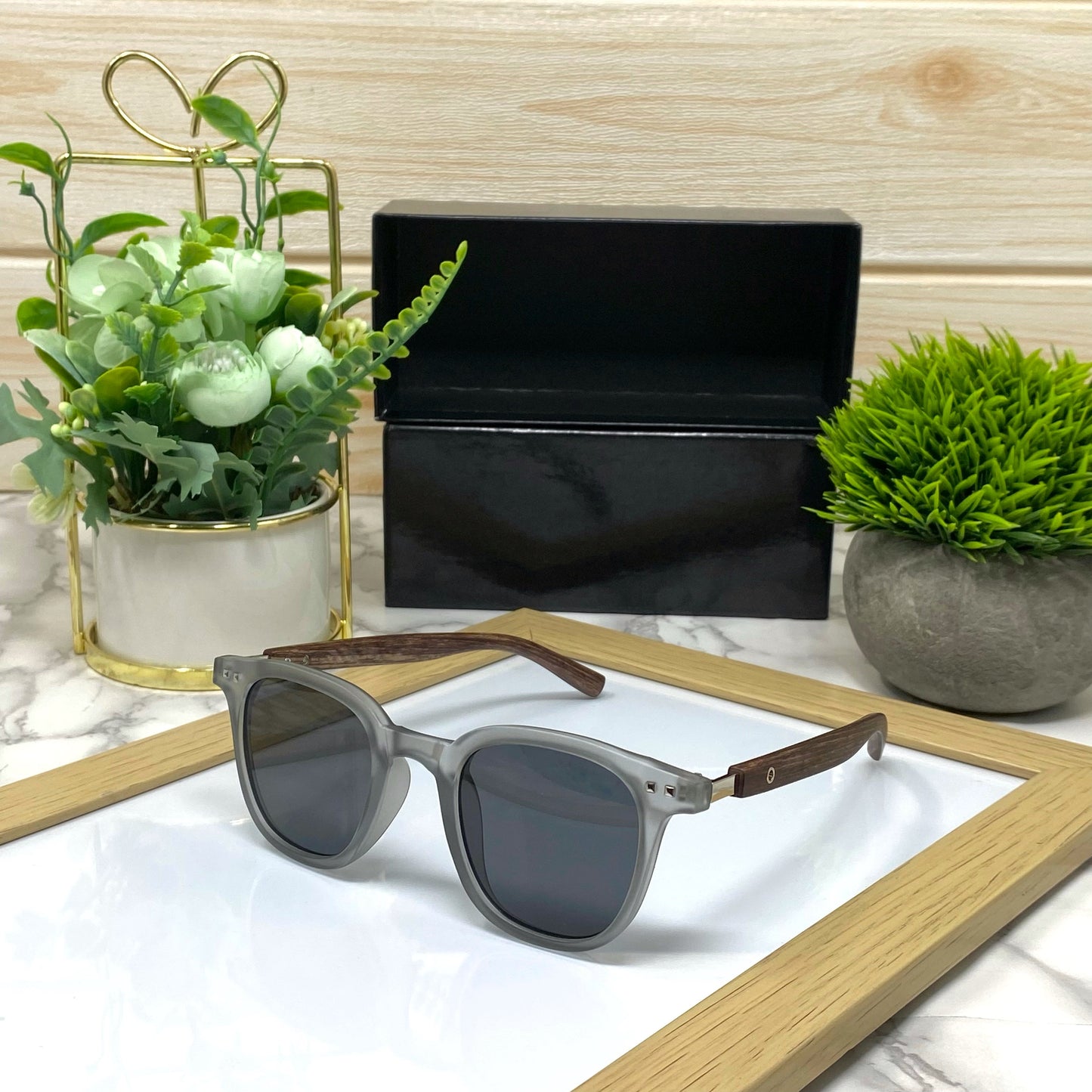 Trendy Black sunglasses For Men And Women-SunglassesCraft