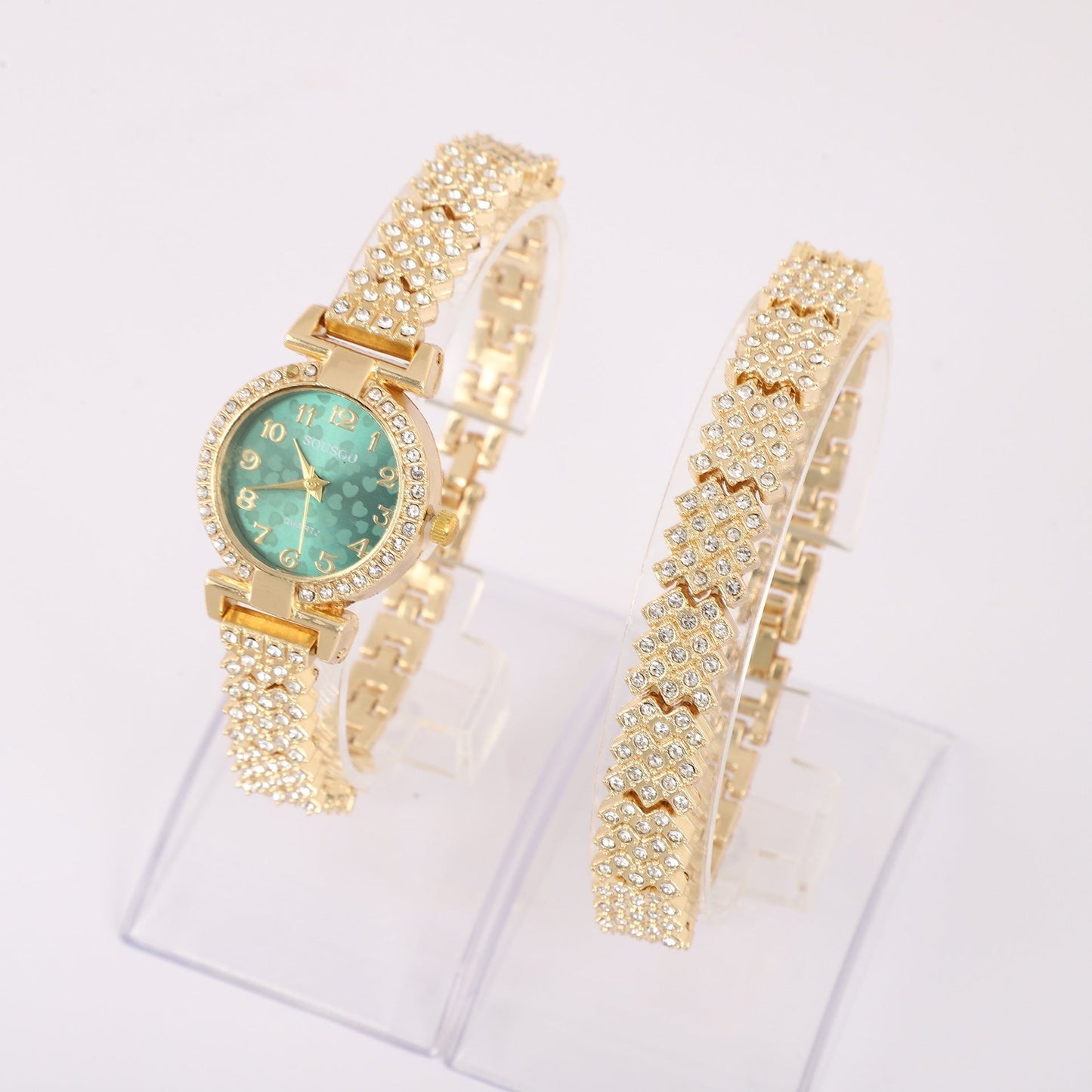 Trendy Women's Alloy Watch – Fashionable Round Dial Quartz Timepiece