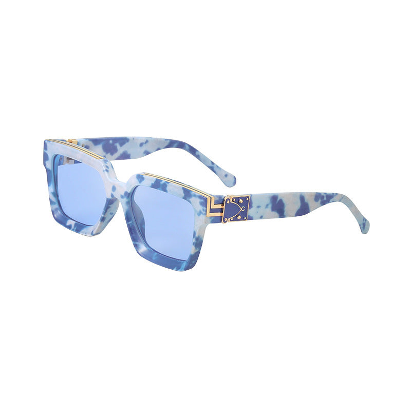 Trendy Small-Frame Sunglasses – Stylish Retro Shades
