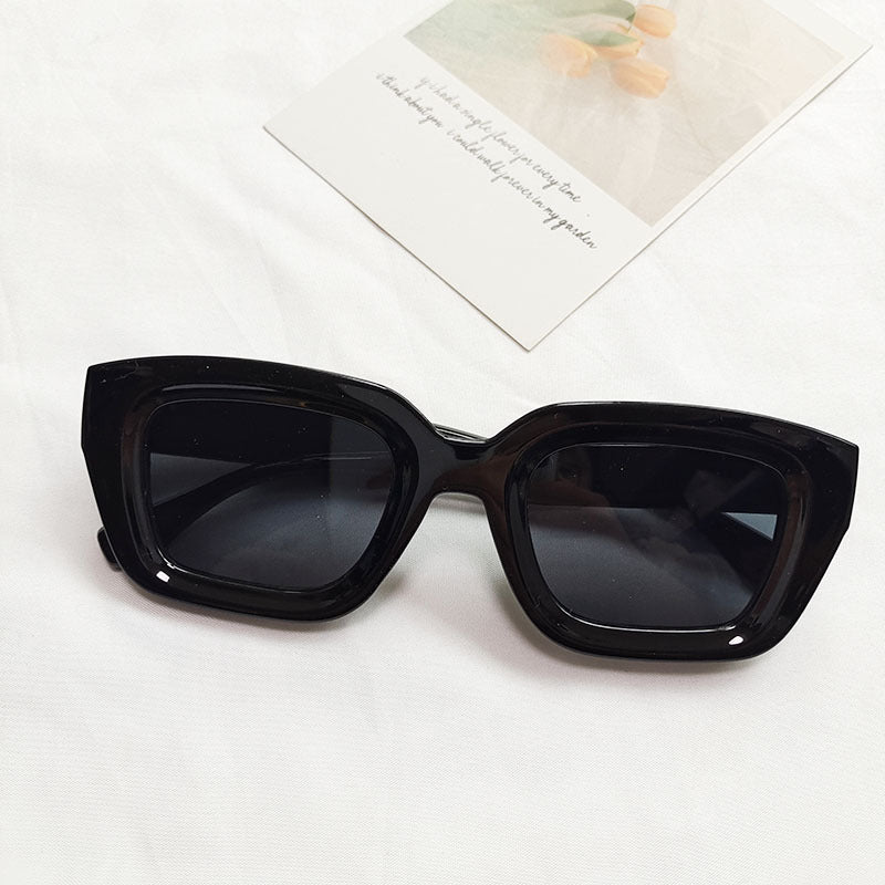 Women’s Cat Eye Sunglasses – Trendy Fashion Full-Frame Shades