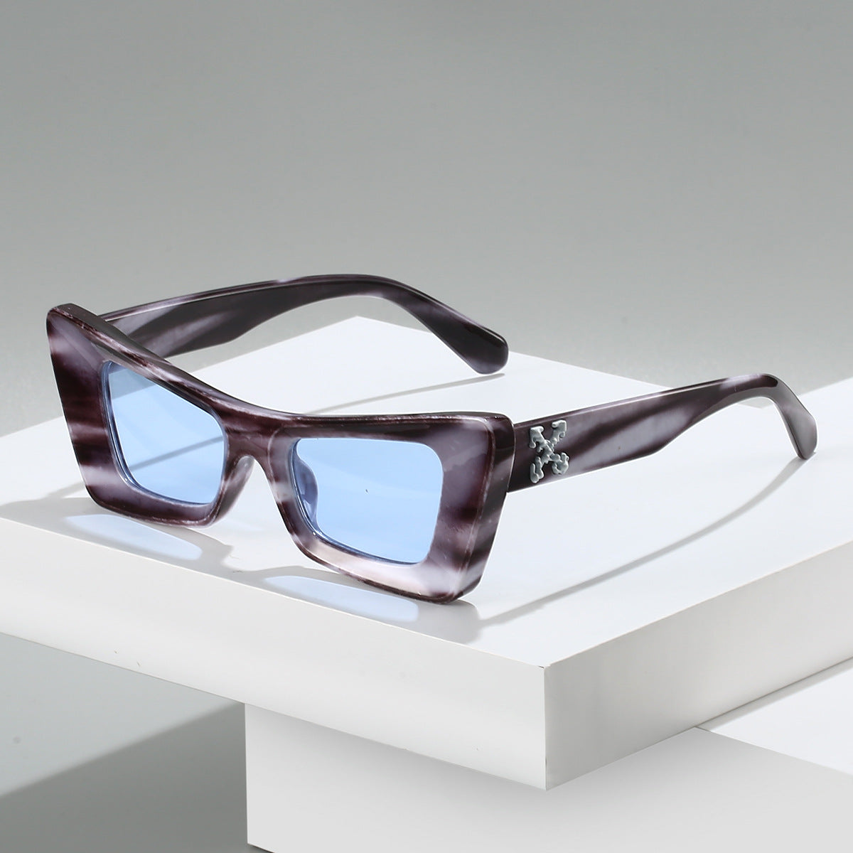 Women's Retro Large Square Sunglasses – UV400 Protection, Fashion Style