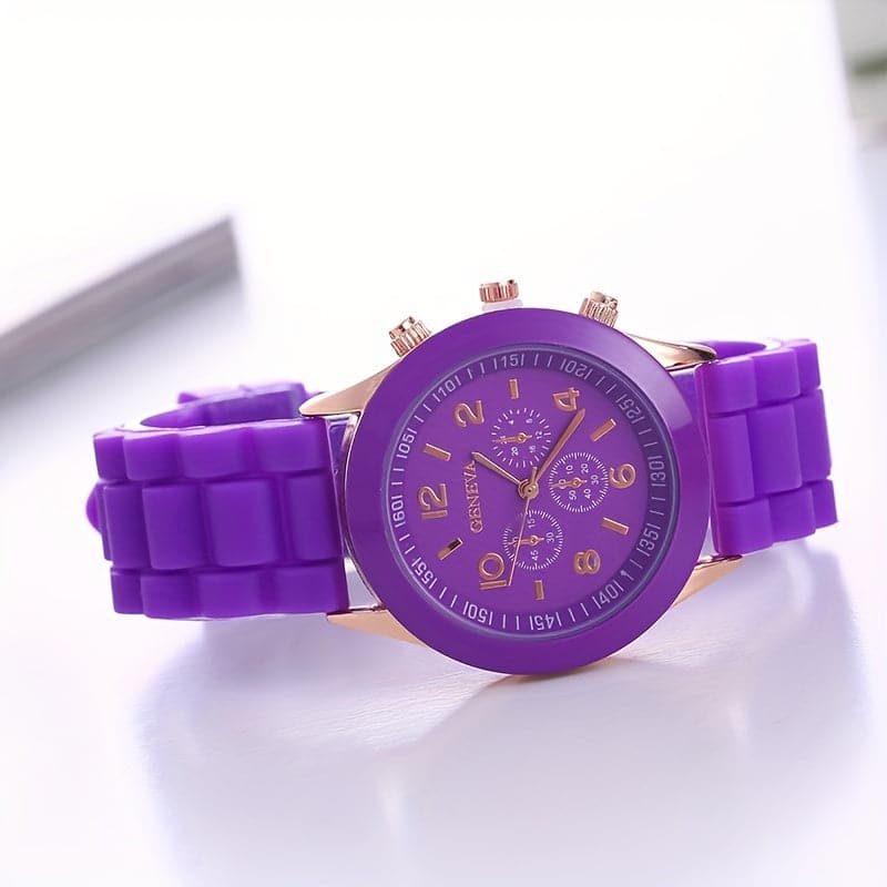 Stylish Round Quartz Watch with Triple Dial & Silicone Band – Unisex Sports Wristwatch